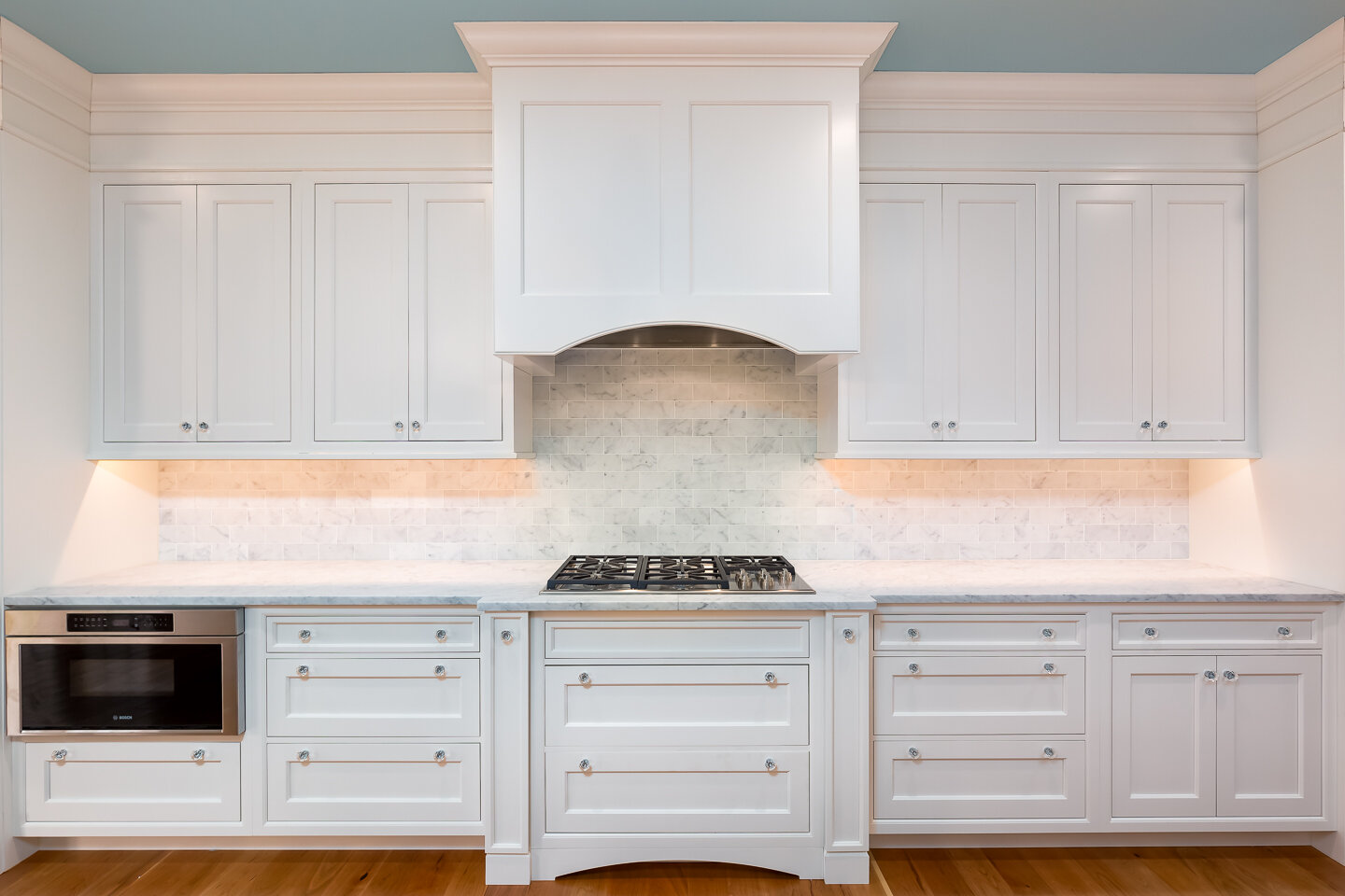 Classic Solid wood white painted Kitchen cabinets